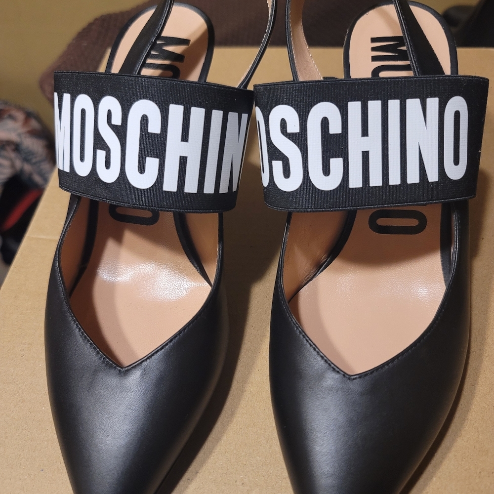 Beautiful Authentic Moschino black and white shoes.